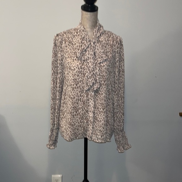PLEIONE NWT Long sleeve print tie neck blouse Size Extra Large 
$68.00 - Picture 1 of 10